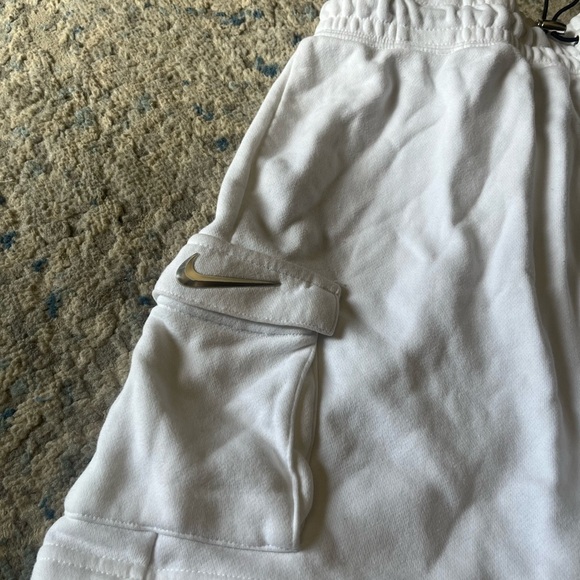 Women’s Nike chrome swish short white small - Picture 2 of 5